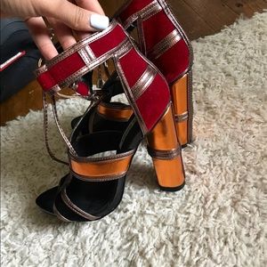 Comfortable, color block heels. Size 6
